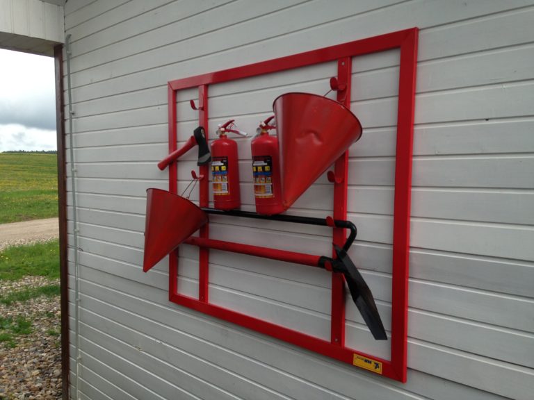 Как оборудовать пожарный щит